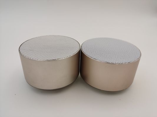 सीई आरओएचएस प्रमाणित पोर्टेबल ब्लूटूथ स्पीकर हाथ मुक्त 69x69x42mm